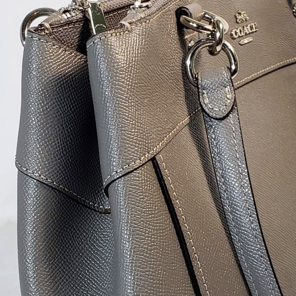 Coach-crossgrain Brook mini, carry all hand bag, like new. w/crossbody strap - Picture 3 of 14